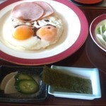 Rokkou Kantori Kurabu Resutoran - 朝はハムエッグに味噌汁＆ごはん＆海苔のおいら