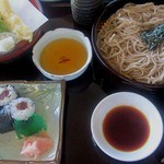 Rokkou Kantori Kurabu Resutoran - お昼は天蕎麦