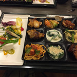 奥入瀬渓流ホテル - 2015年7月ディナーバイキング一発目。サラダ、角煮、トマトチキン、菜の花ペペロンチーノ、ベーコントマトソースなどなど。