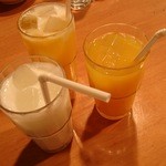 インデアンレストラン  ニューミラ - ラッシー、マンゴージュース、マンゴーラッシー