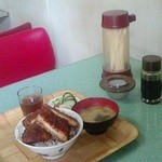 150615群馬　ゑびす食堂　ソースかつ丼と店内