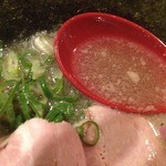 セアブラノ神 - 背脂煮干そば＜中太麺＞（750円）スープ