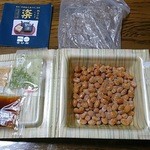 金砂郷食品株式会社 納豆工房 - 粢（しとぎ）￥200（乾燥九条ネギもあります）「納豆小粒」という品種を使用