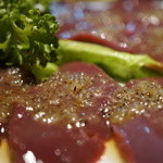 大野屋 - あぶり牛レバのアップ