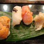 量平寿司 - ウニ、カレイの昆布〆、赤貝