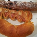 パン・ド・ファンファーレ - マカダミア☆粗挽きｳｲﾝﾅｰﾊﾟｲ☆四つ葉バターのパン