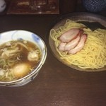 麺屋 はやしまる - わんたん2個と煮玉子いりつけめん（醤油）2玉＋チャーシュー