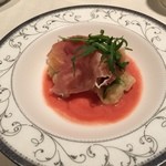 ラ スフォリーナ - 熊本産鱧のフリット　トマトのクレマ　生ハムをのせて 2015-7