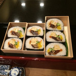 いろは鮨 - 横浜で美味しいお寿司屋さんを紹介されて来ました。すごーく美味しかった！お土産に特大の太巻き。これがまた最高に美味いです！