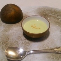 神戸牛炉釜炭焼ステーキ IDEA 銀座 - 枝豆のスープ
