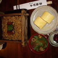 十二段家 本店 - 山椒がきいて美味しかったです。出し巻きも大きくて出来たての熱々でした。