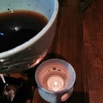 畑とクラフト　こま里カフェ （五穀村レストラン内） - 自家焙煎アロマカップの下には冷めないようにキャンドルが灯してあります！