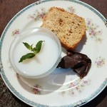 畑とクラフト　こま里カフェ （五穀村レストラン内） - 本日のスイーツセット 800円（ランチメニューと一緒に注文は-200円）