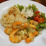 モロコバー - ガーリックシュリンプ(プレーン。チリもアリ)のプレート❤ご飯は玄米(*´∀`)♪