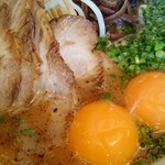 熊本ラーメン 黒亭 - 斜めから