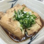 源蔵本店 - 『豆腐の煮付け』様（350円）※これ大ヒット！！普通に甘目の醤油煮なんですがこれがドストライク♪