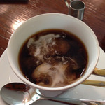 珈琲美美 - 美味しい珈琲は
      ミルクの混ざり方が違う