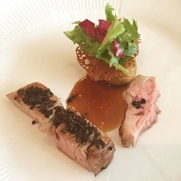 コンヴィヴィアリテ - 仔牛にトリュフ乗せ♡
                    あっさり美味しい