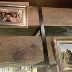 BIODYNAMIE - 契約農家さんの写真が壁に。ステキやね。