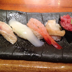 もりもり寿し - 店長おすすめ五点盛 １０００円
      のど黒 生甘えび 活梅貝 ずわいがに
      生本まぐろ中落ち軍艦