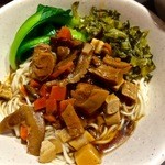 斤園 - 茸とお野菜たっぷりでへるしーなのですが、ビーフンはあまり好きではないので（汗）