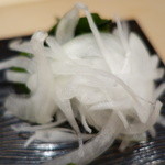 鮨 とかみ - 玉葱と若芽