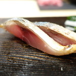 鮨 とかみ - 松輪のゴマサバ　塩と酢〆