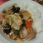 江南春 - 肉片（火会）飯・肉うまに飯680円／平成27年7月