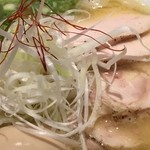 RAMEN 風見鶏 - 鶏チャーシューと玉子一個が圧巻！