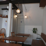 カフェ アウル - お二階は北欧ヴィンテージのソファーらしい