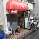 エー アンド ジーダイナー - お店の外から