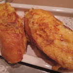 bistro D - フレンチトーストってデザートのイメージだけど、
      こちらのフレンチトーストは黒胡椒がかけられて、
      これが意外とよく合う！お酒の肴にもなるよ。