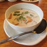 和sian-cafe aimaki - トムカーガイ（鶏肉とカーのココナッツミルクスープ）＊カー（ガランガル英語名の生姜やウコンに似た食材だそうです）