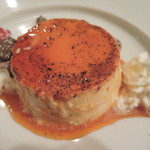 bistro D - 自家製プリン
      売り切れになってる日もある、
      マスターの手作りプリン。
      