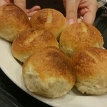 Trattoria La Padella - 焼きたてパン♪