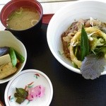 レストラン 美夕 - 牛ギューづめ丼980円