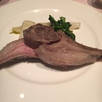 グラナータ TBS店 - 骨付き子羊ロース　塩包み焼き