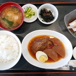 Tezukuri Gohan Ya Itou - 煮豚定食（950円）