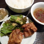 華祥 - ランチセットのスープ・唐揚げ・ライス・ザ―サイ