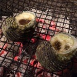 磯の香りがお口に充満するサザエ壺焼き（1個）