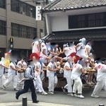 ゴールド - この日はたまたまこのエリアのお祭りだったようです。