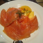 コリス - スモークサーモンとマンゴ