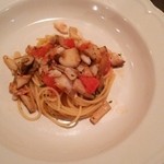 イタリア料理店 こすめあ - 鯛ときのことフレッシュトマトのパスタ