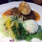 上野精養軒 本店レストラン - ひき肉ステーキフォンドヴォーソース