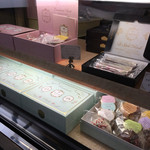 櫻山 - 店内…ショーケース