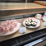 櫻山 - 店内…ショーケース