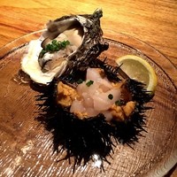 CASA UOKIN 神楽坂 - 雲丹とホタテ・真鯛のジュレ殻盛り＆新潟の岩牡蠣