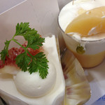 あおい - 崩れちゃった桃のアラモード。。。