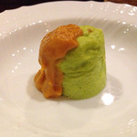 f - 枝豆を比内地鶏の卵で固めたふわふわオムレツ！？雲丹のソース掛け