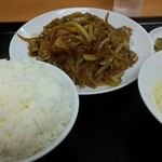 玉ねぎと豚肉の炒め物定食。